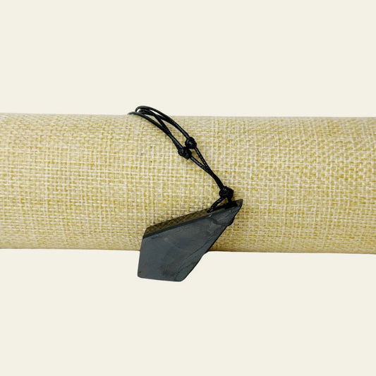 Collar shunguite cristal